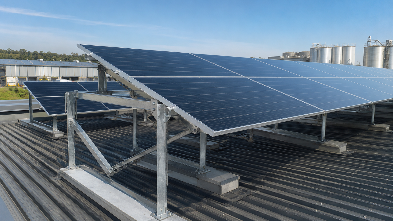 Strutture fotovoltaiche: guida tecnica per tetti, pensiline e impianti a terra